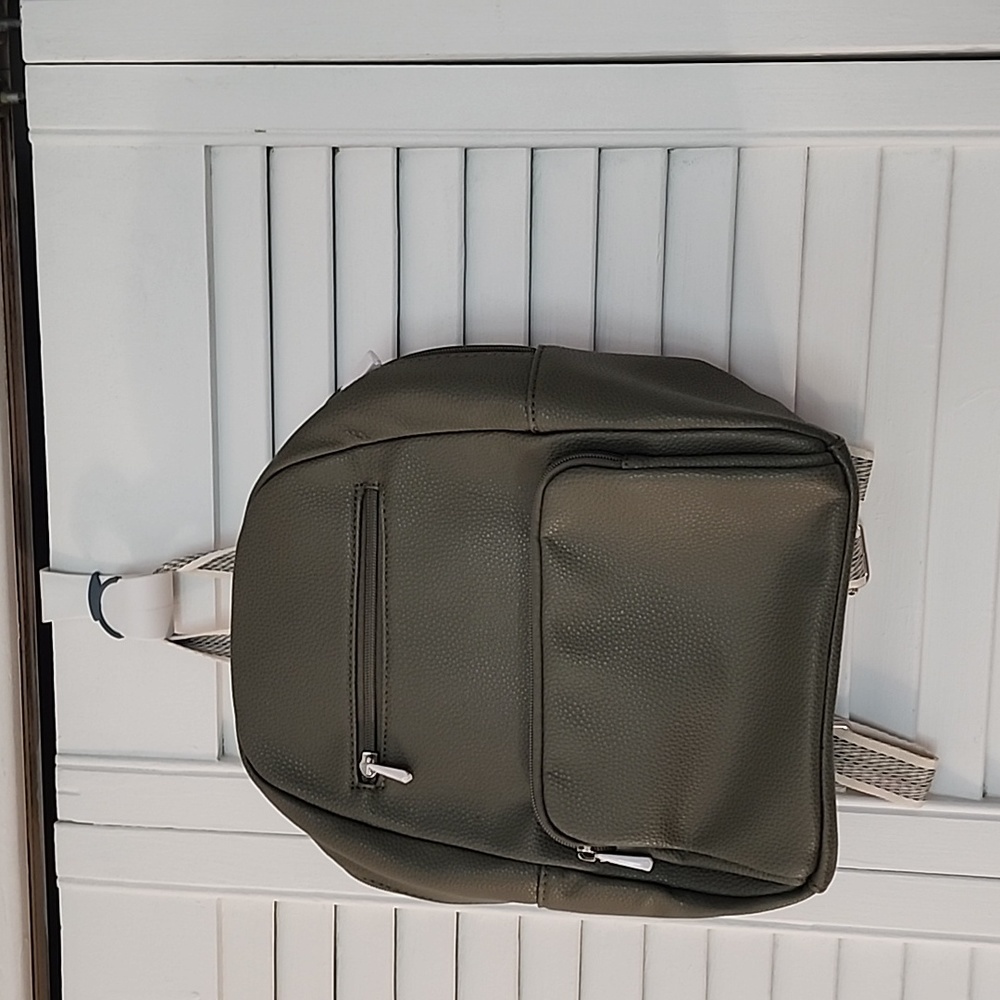 Thirty one Back pack in olive green